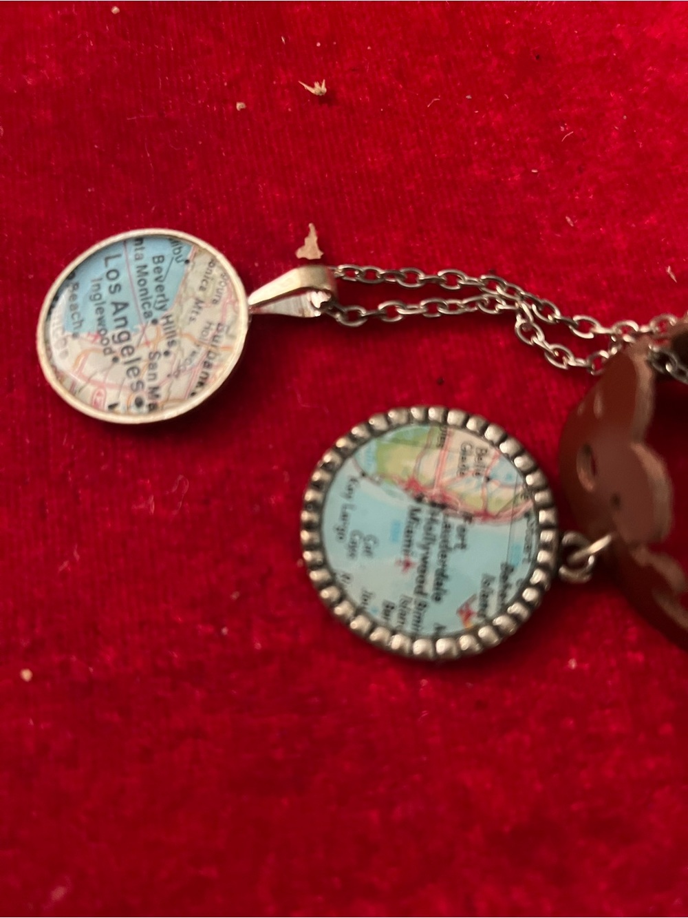 Bracelet and necklace with la map